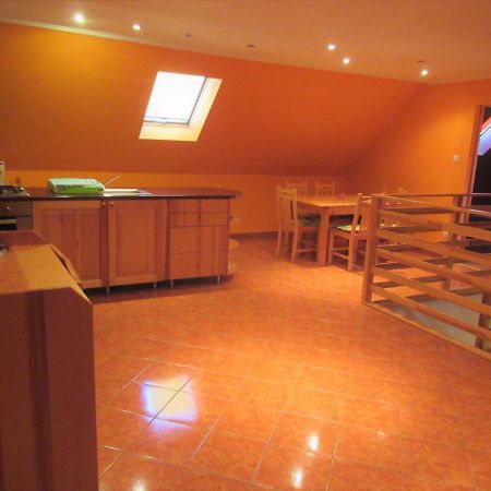 Menyhart Apartman Gyenesdiason 6 Fo Reszere ภายนอก รูปภาพ