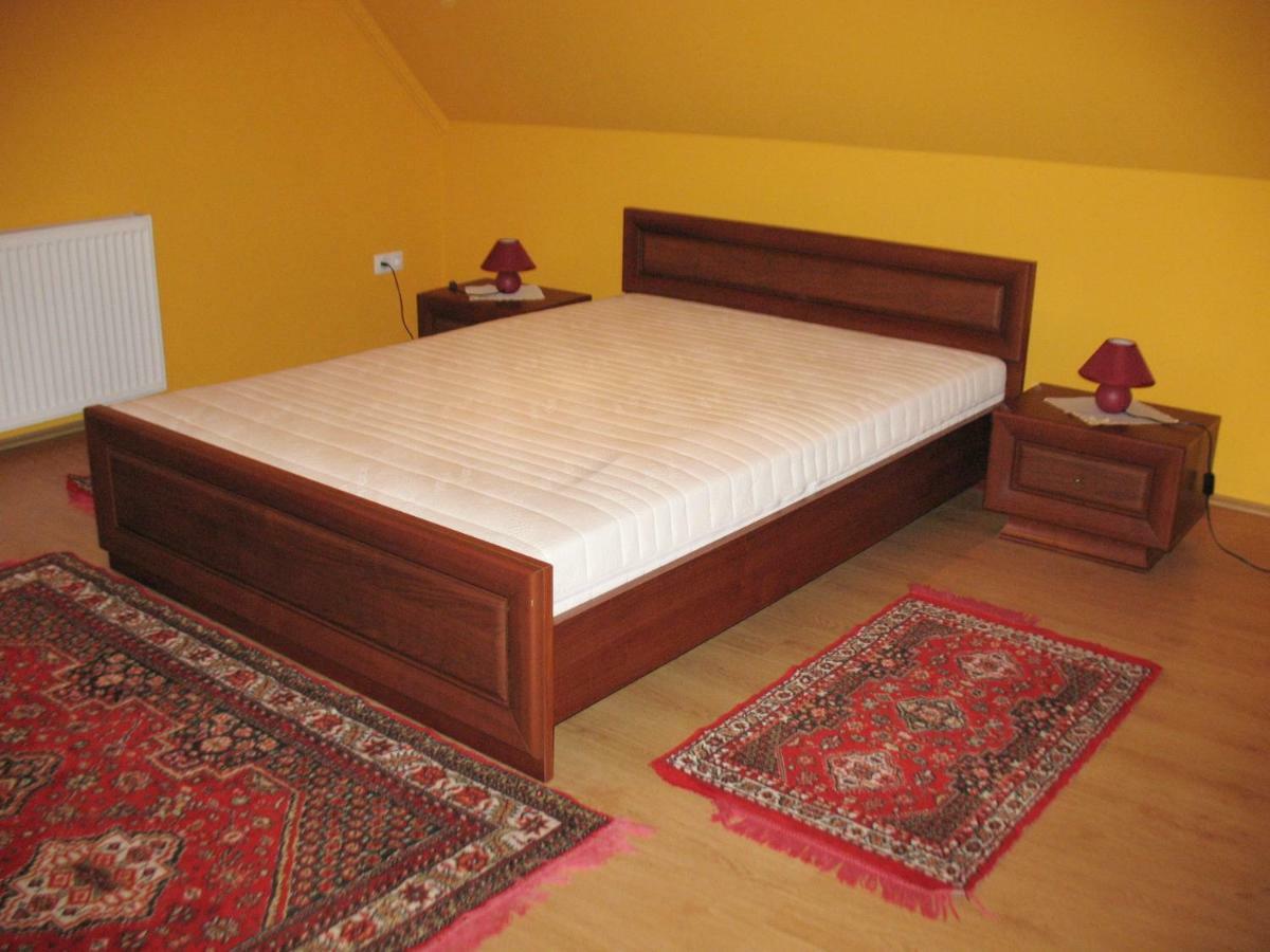 Menyhart Apartman Gyenesdiason 6 Fo Reszere ภายนอก รูปภาพ