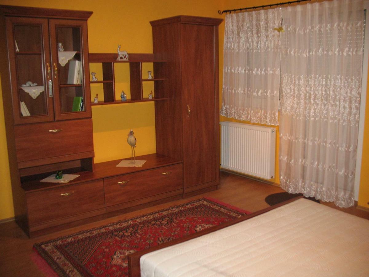 Menyhart Apartman Gyenesdiason 6 Fo Reszere ภายนอก รูปภาพ