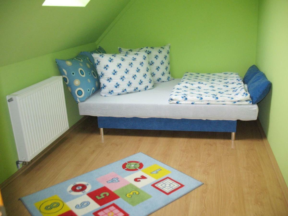 Menyhart Apartman Gyenesdiason 6 Fo Reszere ภายนอก รูปภาพ